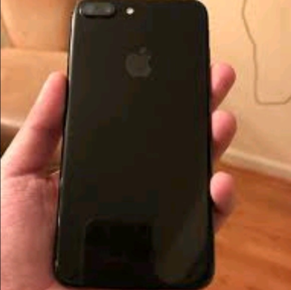 Iphon 7 plus 32 gb - Picture 2 of 2